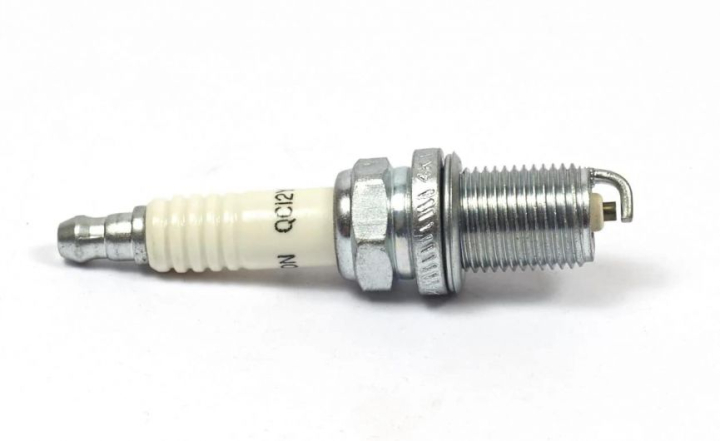 Spark Plug B&S 692720 i gruppen B&S 08P502-0022-H1 hos GPLSHOP (5823123-65)